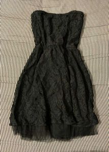 Chic Black Lace Strapless Dress