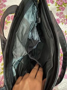 Black Handbag👜