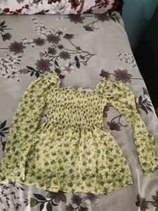 Floral Smocked Puff Sleeve Top SIZE- SMALL