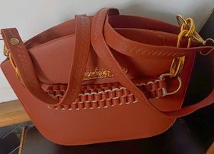 New Trendy Slingbag