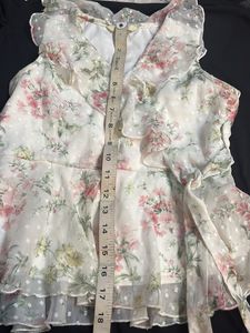 White Floral Peplum Top (8-10)year Girl
