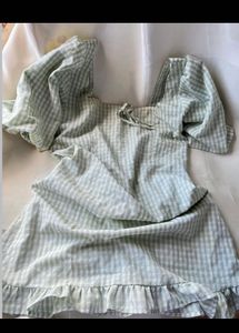 Cute Gingham Puff Sleeve Dress