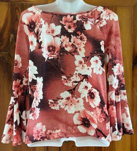 Flowy Floral Print Bell Sleeve Top