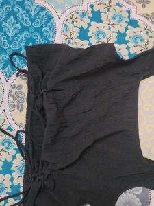 Chic Black Cropped Top