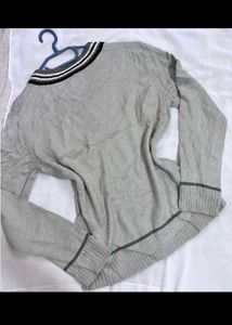 Stylish Light Gray V-Neck Sweater