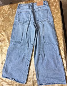 Zara Light-Wash Wide-Leg Jeans