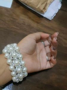 Elegant Faux Pearl Bracelet