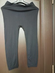 Black: Strechible Ankle Length Tights
