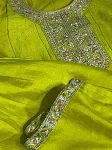 Embellished Kurta with Intricate Embroidery