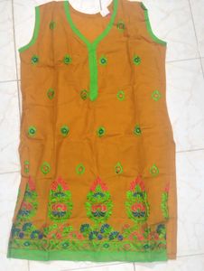 Embroidered Sleeveless Kurta