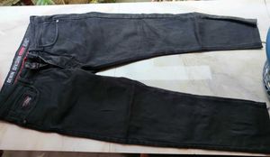 Classic Black Skinny Jeans