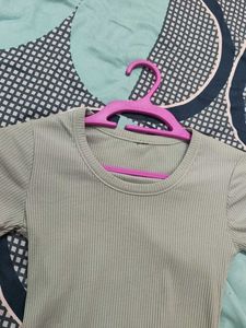 Women Ribbed Slim Fit Scoop-Neck T-Shirt