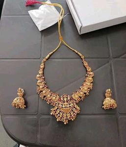 Elegant Gold-Toned Necklace Set
