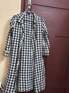Chic Black & White Gingham Tunic