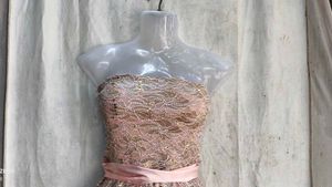 Chic Pink Lace Strapless Dress