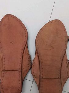 Leather Kolhapuri Chappals