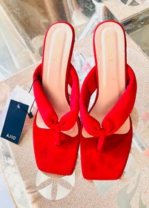 Red Knot Detail Heels