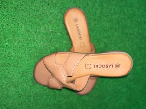 Women's Tan Leather Slip-On Sandals(size36,37)