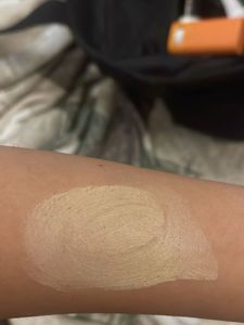 Mamaearth Vitamin C Glow Serum Foundation