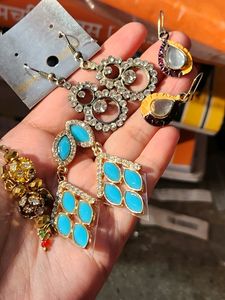 4 Earrings Combo