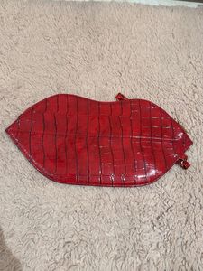 Lip shape Crocodile Print pouch