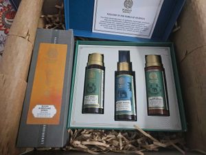 Forest Essentials Luxurious kit for men