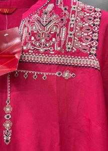 W and Shruti kurti