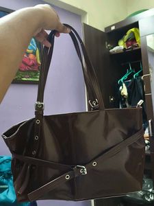 Buckle shoulder bag