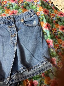 Denim Shorts Divider