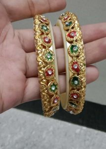 Gold-toned Floral Bangle Set