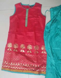 A Very Beautiful Girls Party Wear Dresses For Sale