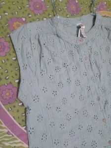 women's top