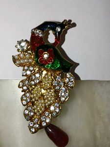 all in 300 Assorted Hair Clips &amp; Brooches