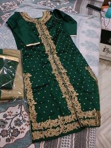 green embroid long sleeve kurti with skirt .This i