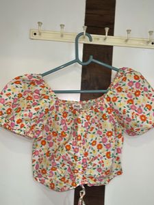 Floral Puff Sleeve Crop Top