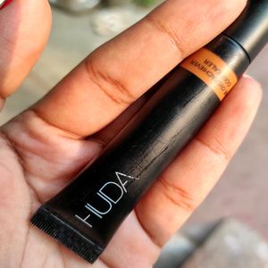 Huda Beauty Concealer