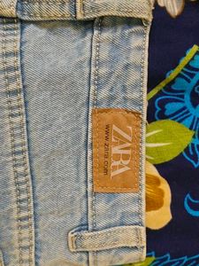 Zara Light Wash Denim Jeans