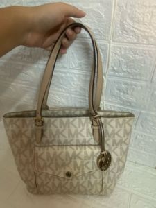 Authentic Michael Kors jet set Tote Bag