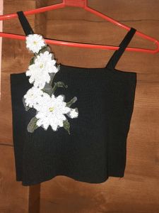 ❗️PRICE DROPPED❗️URBANIC UNUSED NEW BLACK CROP TOP