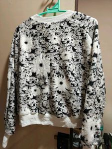 Patterned Pullover Sweater + Green trousers
