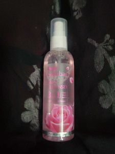 Dabur Gulabari Face Cleanser