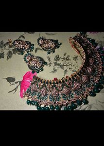 Stunning Emerald &amp; Gold Necklace Set