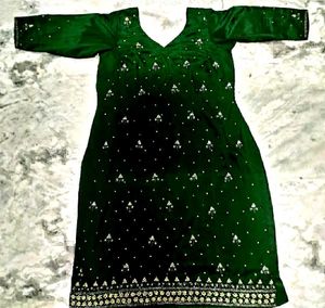 Elegant Green Embroidered Kurti