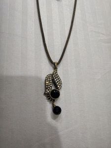 Elegant Black Pendant Necklace &amp; Earrings Set