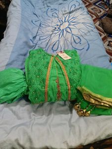 Green 💚 Gawn With Heavy Embroidery Shurug