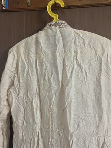 Beautiful Kurta Size L, With Neck Design