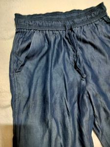 Stylish Blue Capri Pants