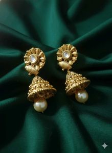 Elegant Gold Jhumka Earring with small jhumki