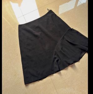 🖤Chic Black Ruffle Skirt