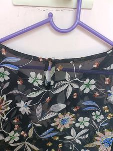 Black Floral 🌻Printed Top